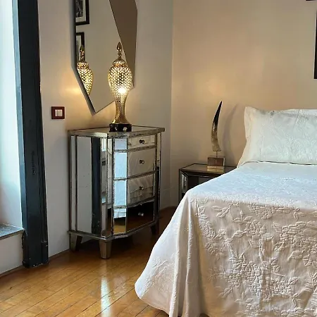 Residenza San Teodoro Chiaia Dimora Storica Apartment *