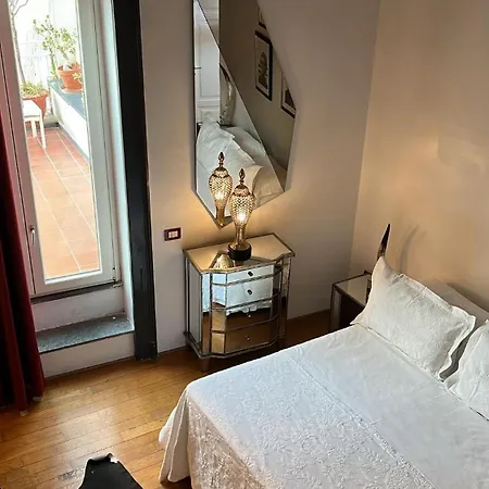 Apartment Residenza San Teodoro Chiaia Dimora Storica Naples