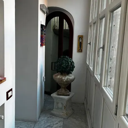 Residenza San Teodoro Chiaia Dimora Storica Apartment *